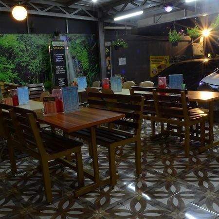 Guest House Salon Fora Gegerkalong Setiabudhi Bandung Dış mekan fotoğraf