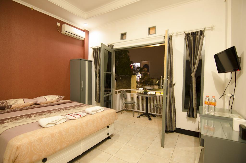 Guest House Salon Fora Gegerkalong Setiabudhi Bandung Dış mekan fotoğraf