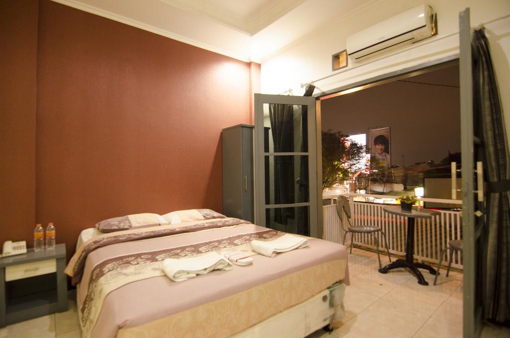 Guest House Salon Fora Gegerkalong Setiabudhi Bandung Dış mekan fotoğraf